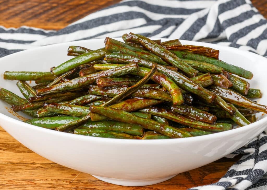 Elevate Your Sides: Irresistible Sriracha Honey Roasted Green Beans